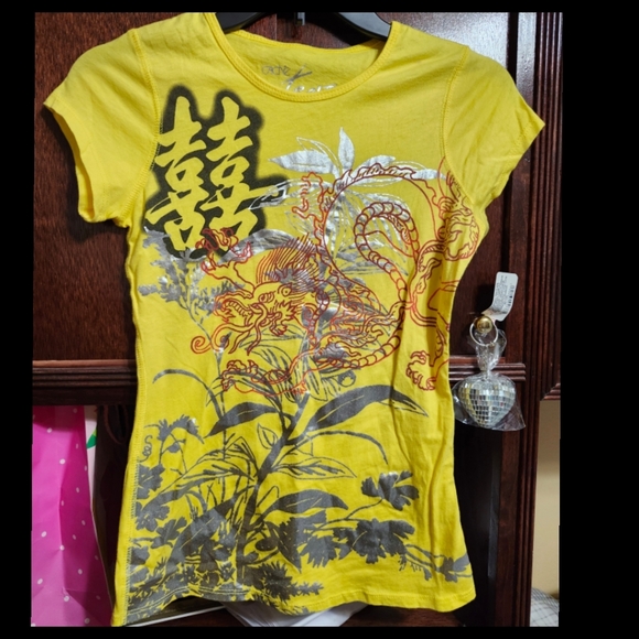 Cache Tee’z top T-shirt Metalic Chinese Dragon design women size Small● - Picture 6 of 11
